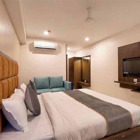 Hotel Royal 24 Ahmedabad Luaran gambar