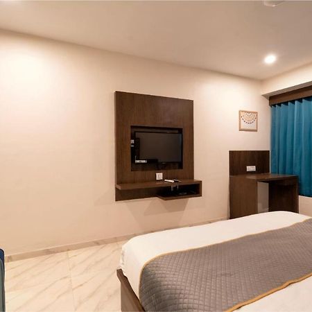 Hotel Royal 24 Ahmedabad Luaran gambar