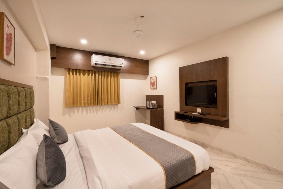 Hotel Royal 24 Ahmedabad Luaran gambar