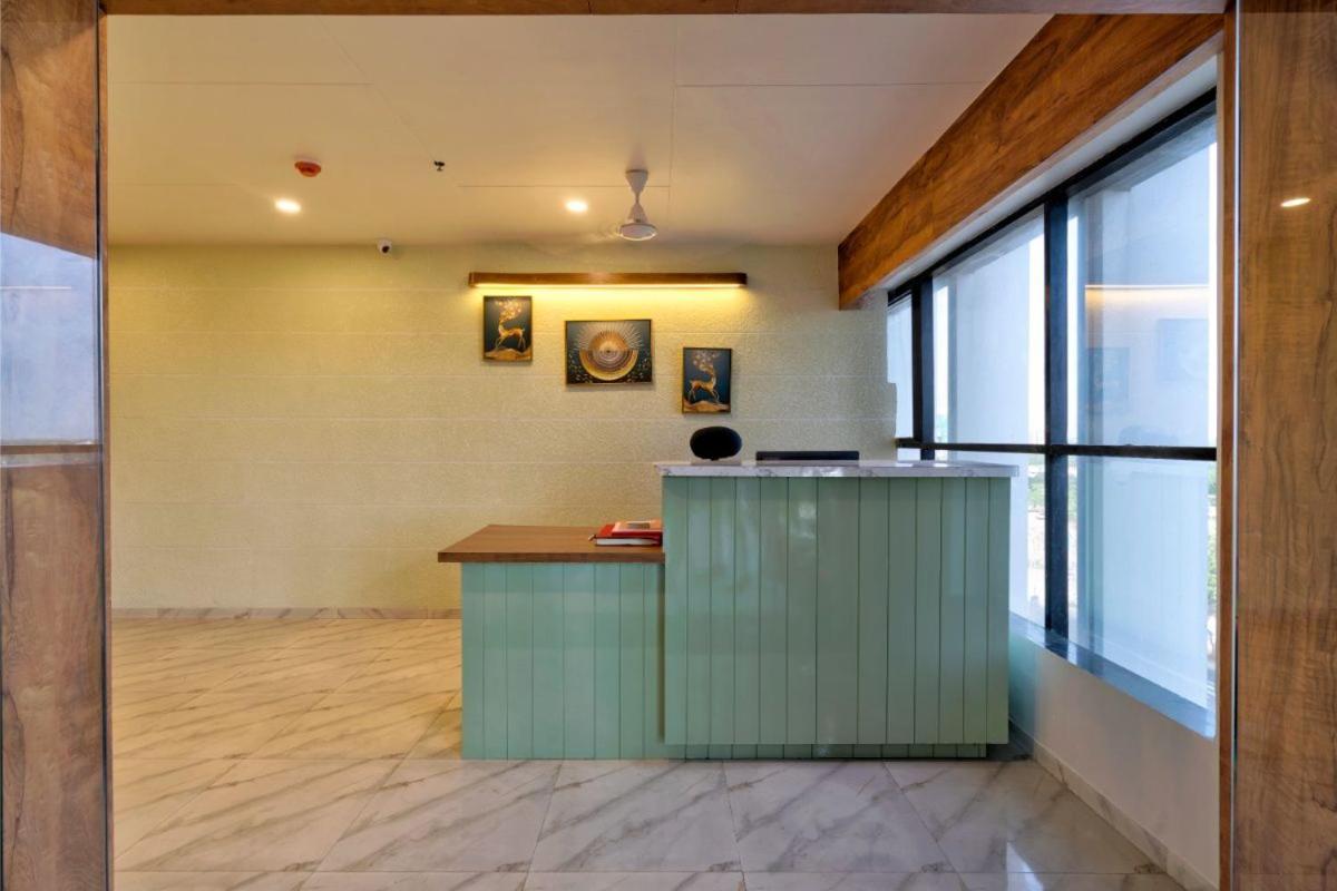 Hotel Royal 24 Ahmedabad Luaran gambar