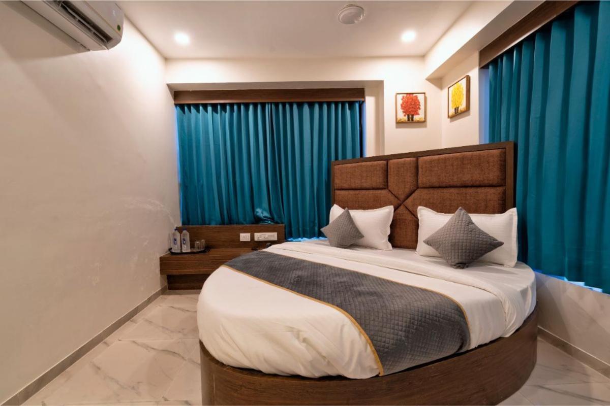 Hotel Royal 24 Ahmedabad Luaran gambar