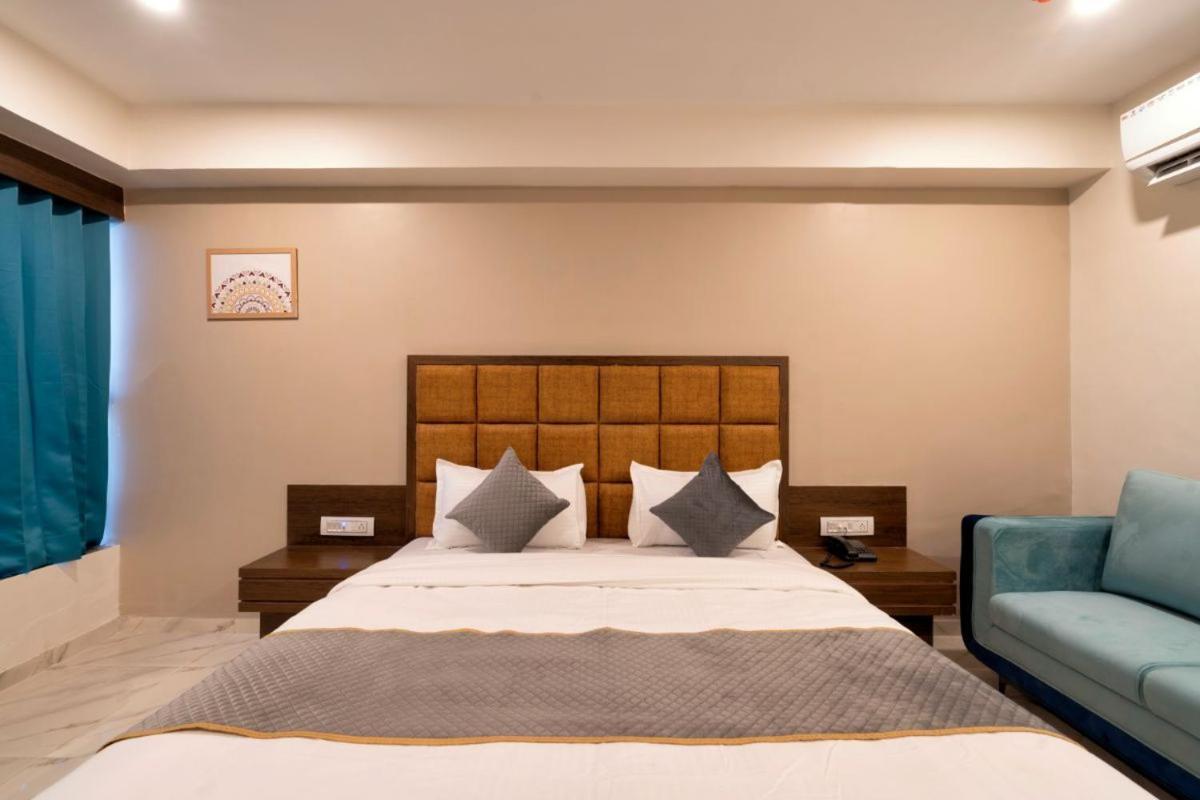 Hotel Royal 24 Ahmedabad Luaran gambar