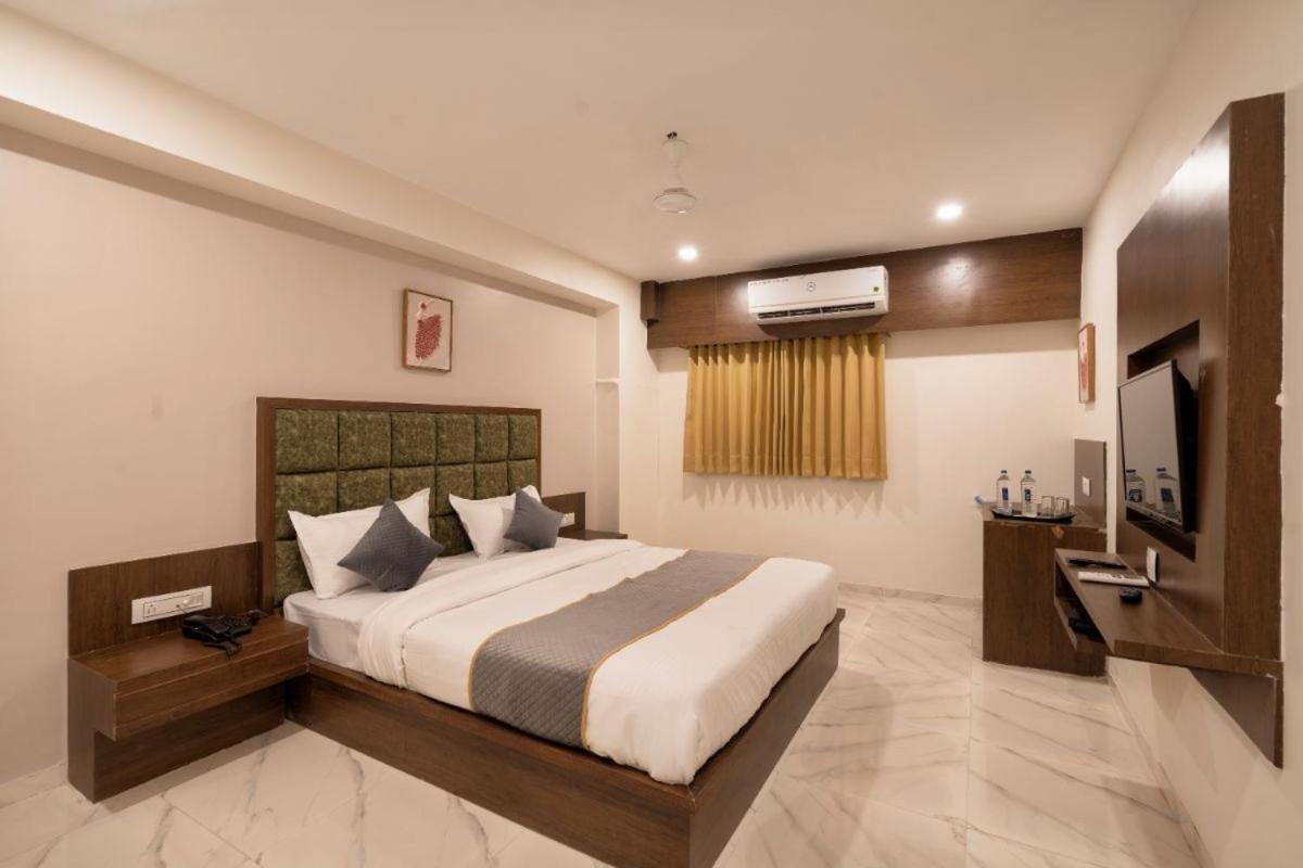 Hotel Royal 24 Ahmedabad Luaran gambar