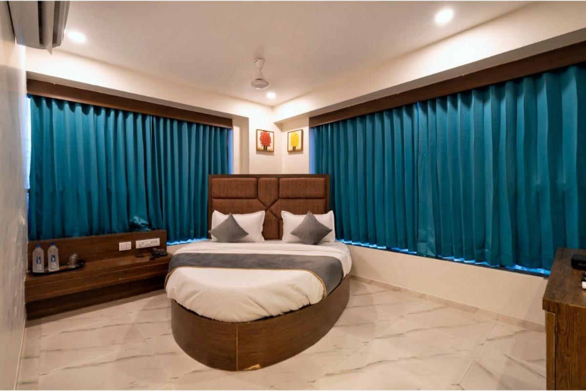 Hotel Royal 24 Ahmedabad Luaran gambar