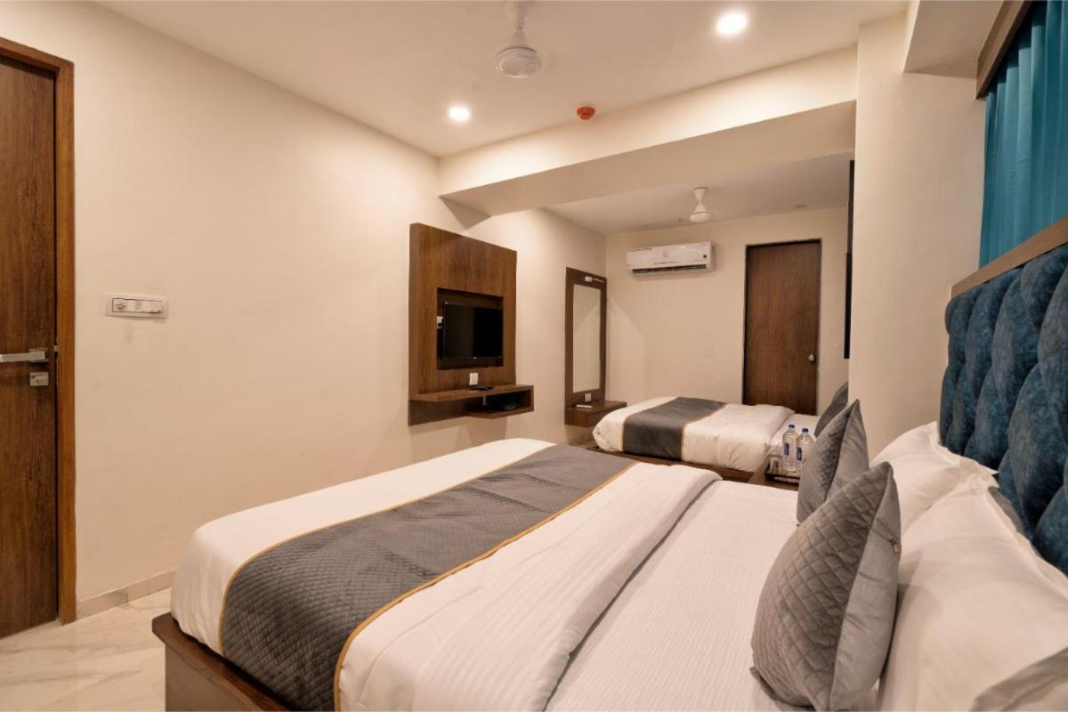 Hotel Royal 24 Ahmedabad Luaran gambar