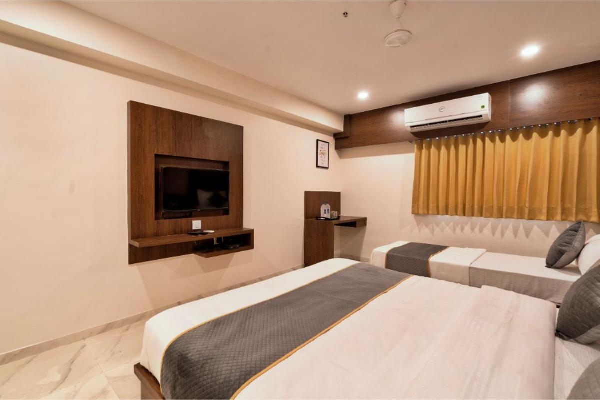 Hotel Royal 24 Ahmedabad Luaran gambar