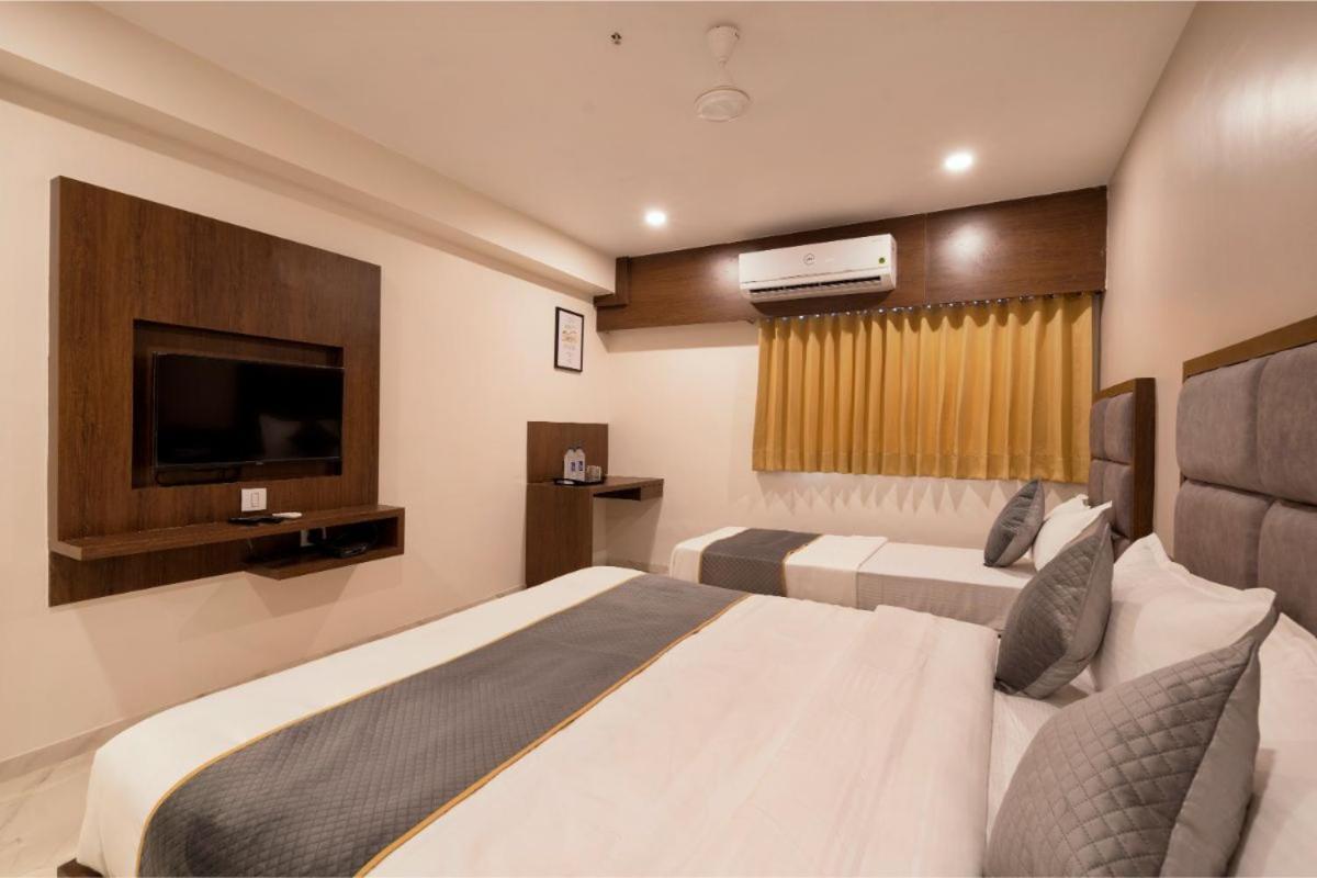 Hotel Royal 24 Ahmedabad Luaran gambar